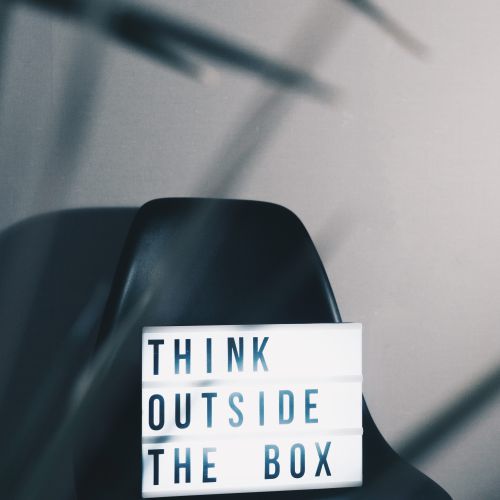 Think outside the Box : Zukunftsdenken